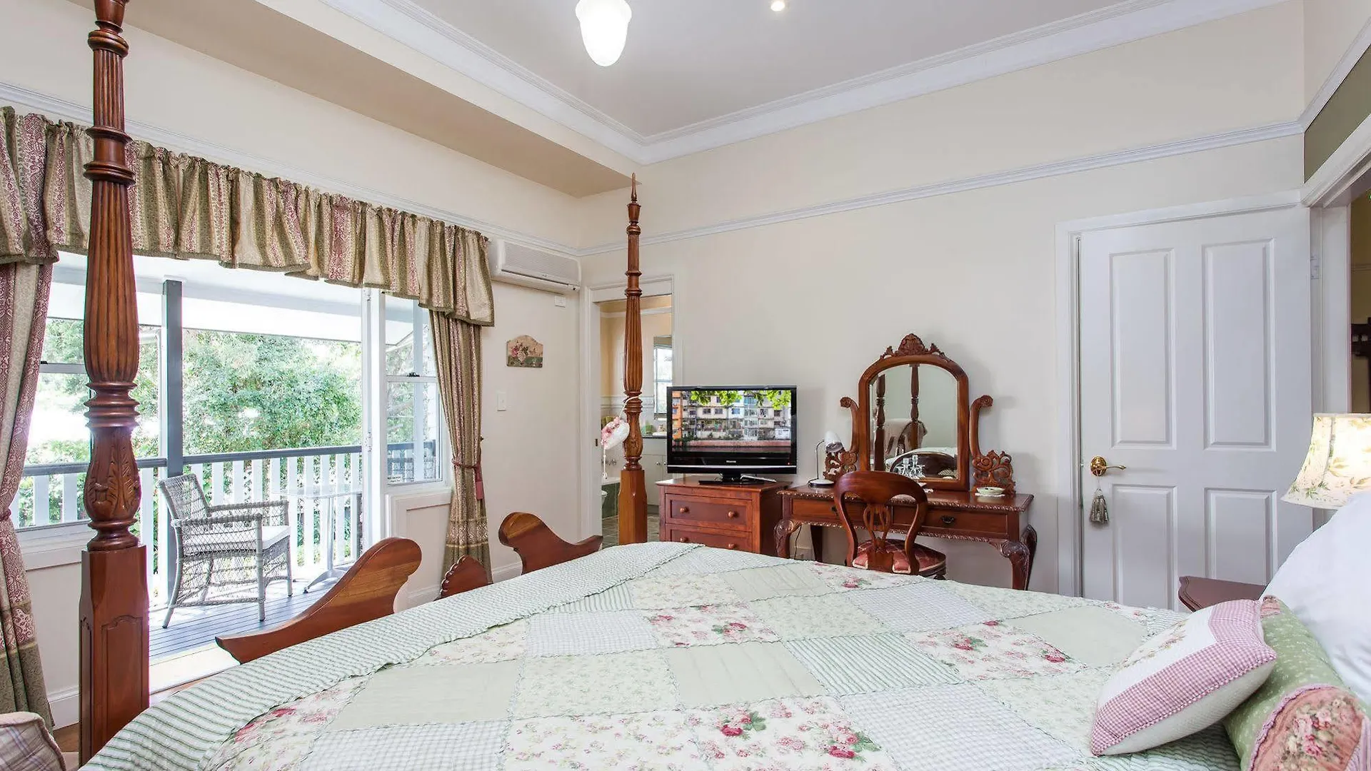 ****  Elindale House Bed & Breakfast Lismore Australia